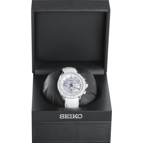 Часы Seiko Astron SSE063J1