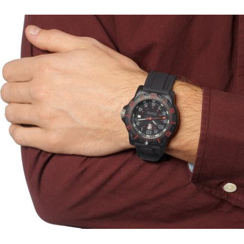 Часы Luminox Land A.8815