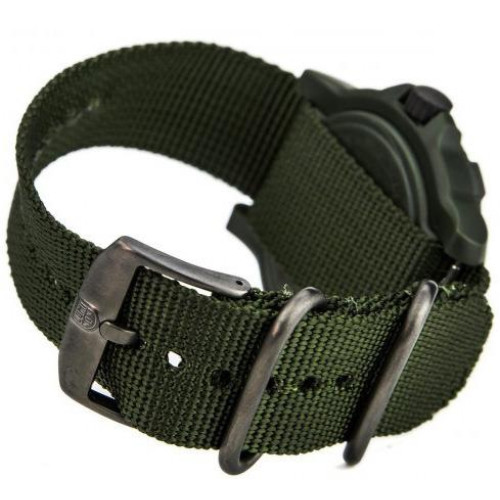 Часы Luminox Land A.8817.GO