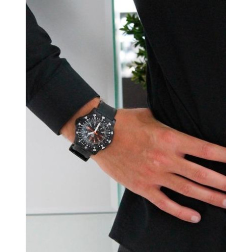 Часы Luminox Land A.8821.KM