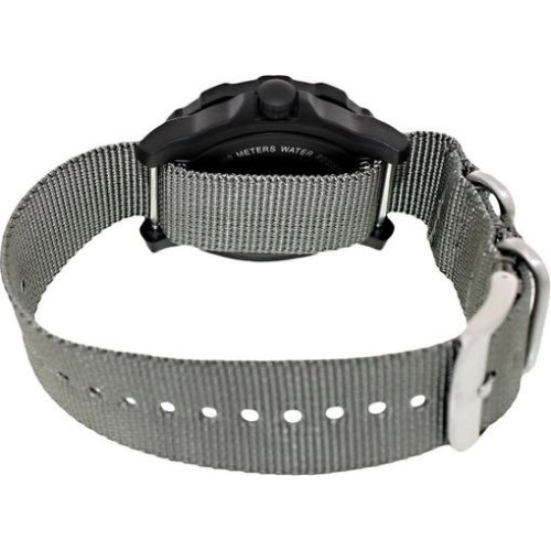 Часы Luminox Land A.8823.KM