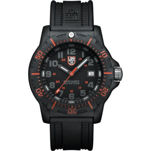 Часы Luminox Land XL.8815