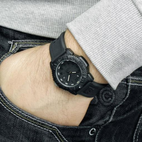 Часы Luminox Sea A.7051.BO