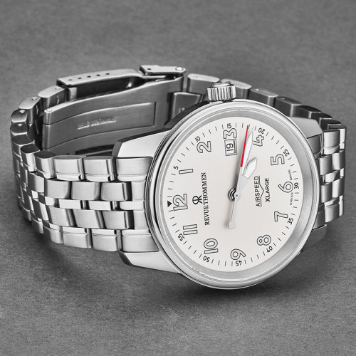 Часы Revue Thommen Airspeed 16052.2132